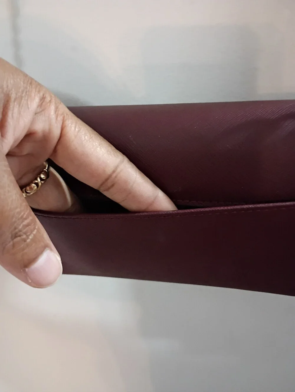 Kate Spade, EUC, Women's, Pebbled Leather Crossbody Bag, Color Burgundy,
